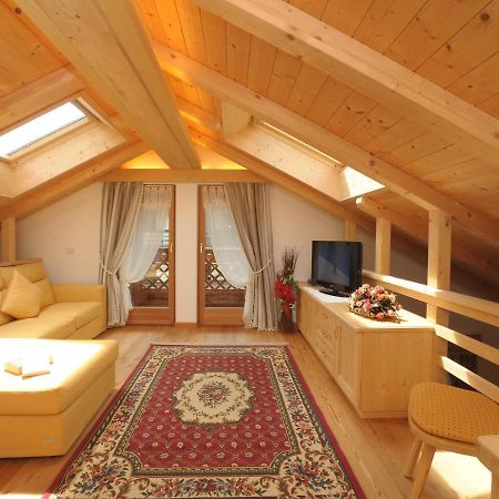 Romantic Chalet Dolomiti ヴァル・ディ・ゾルド エクステリア 写真